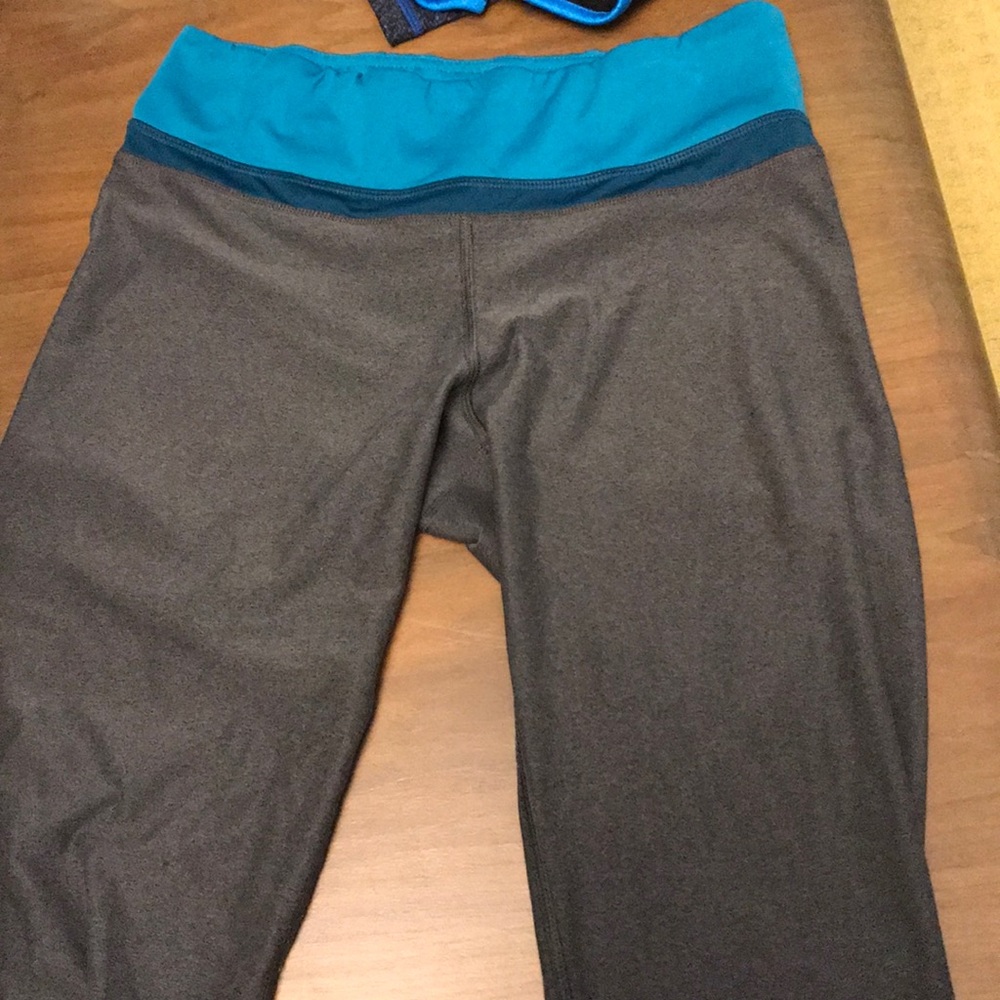 champion small grey cropped leggings